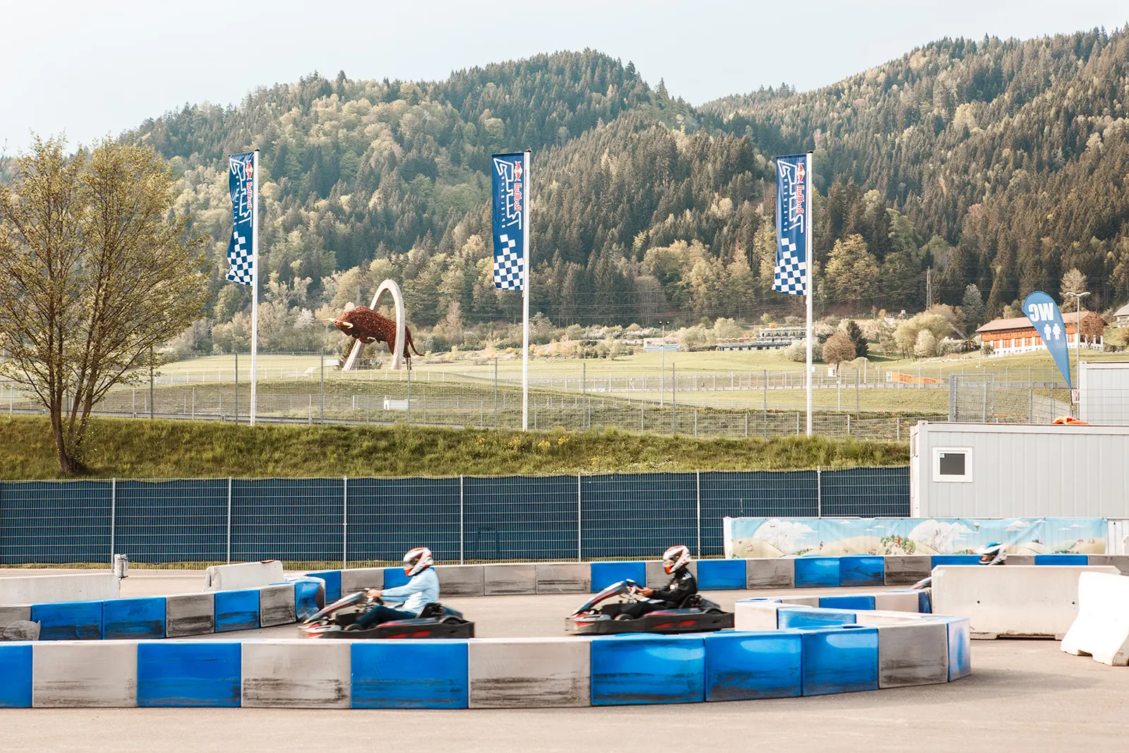 Kart Race Action am CIO Inside Summit am Red Bull Ring in Salzburg